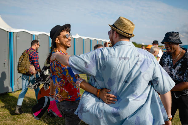 Best Luxury portable toilet rental  in Clay City, KY